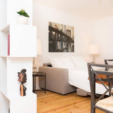 Beautiful Studio In Historic Alfama Lisboa Стая снимка