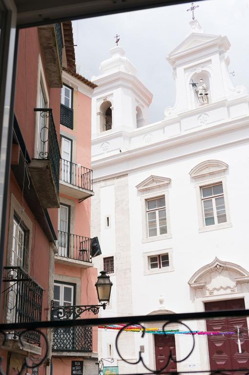 Beautiful Studio In Historic Alfama Lisboa Стая снимка